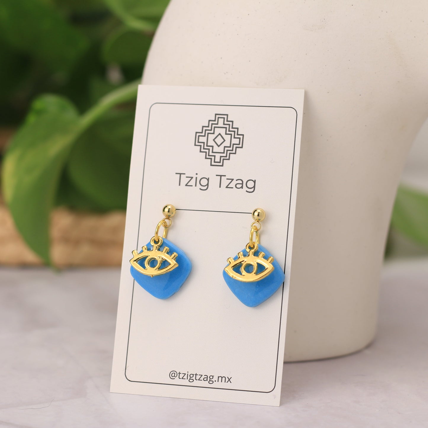 Aretes Isis