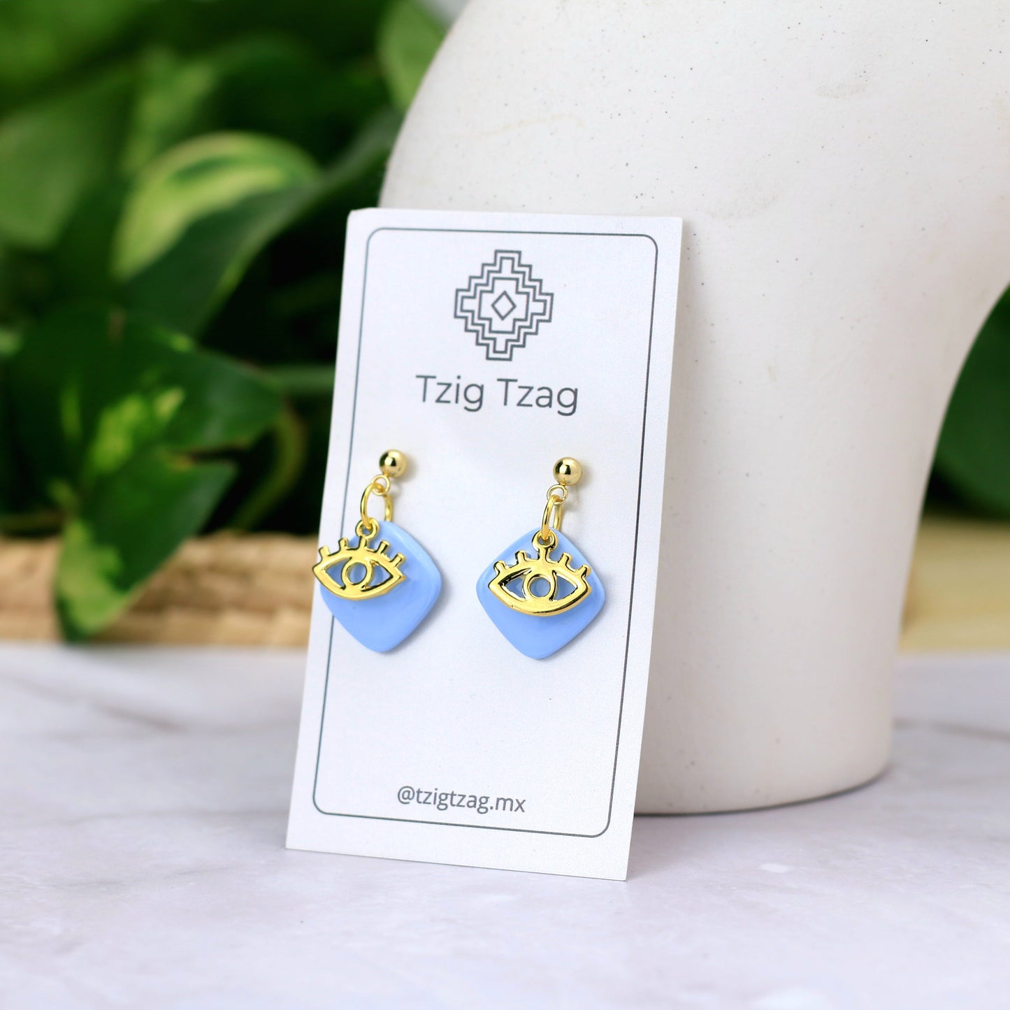 Aretes Isis