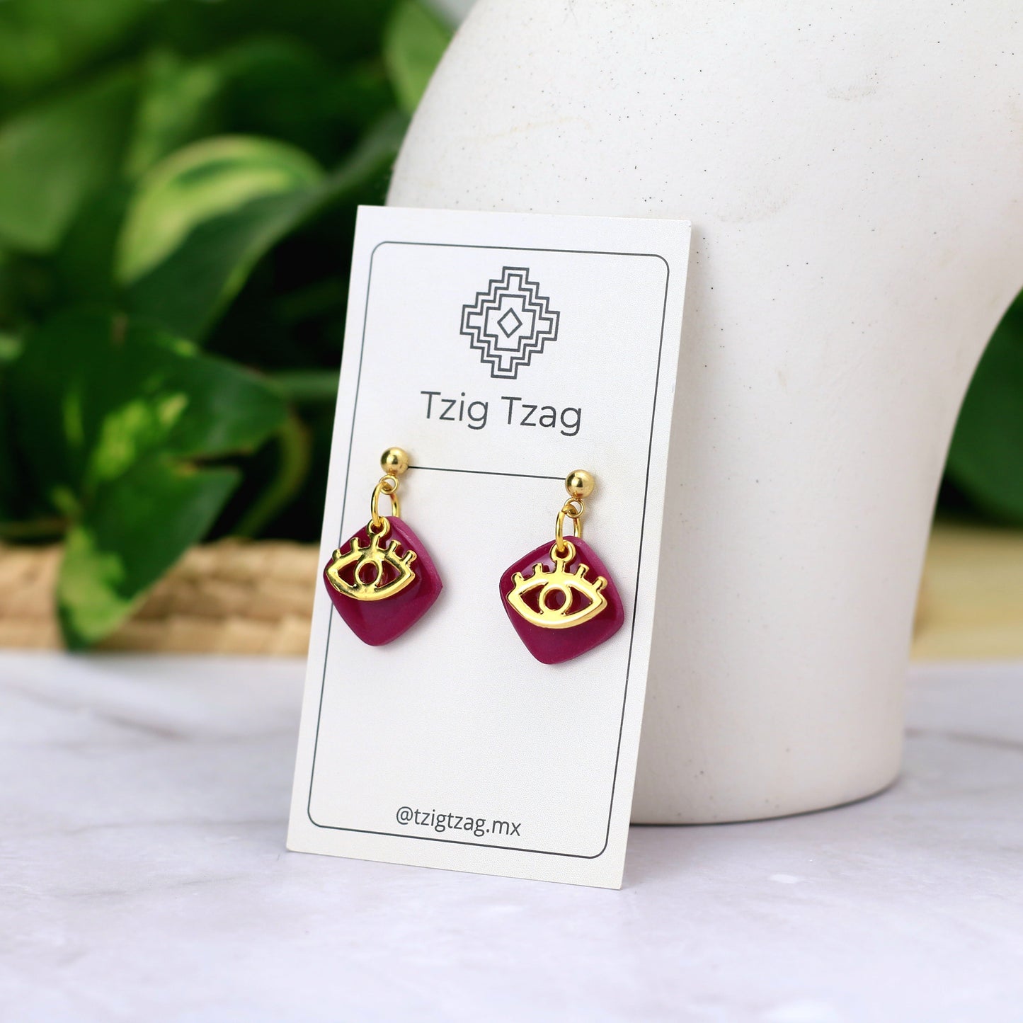 Aretes Isis