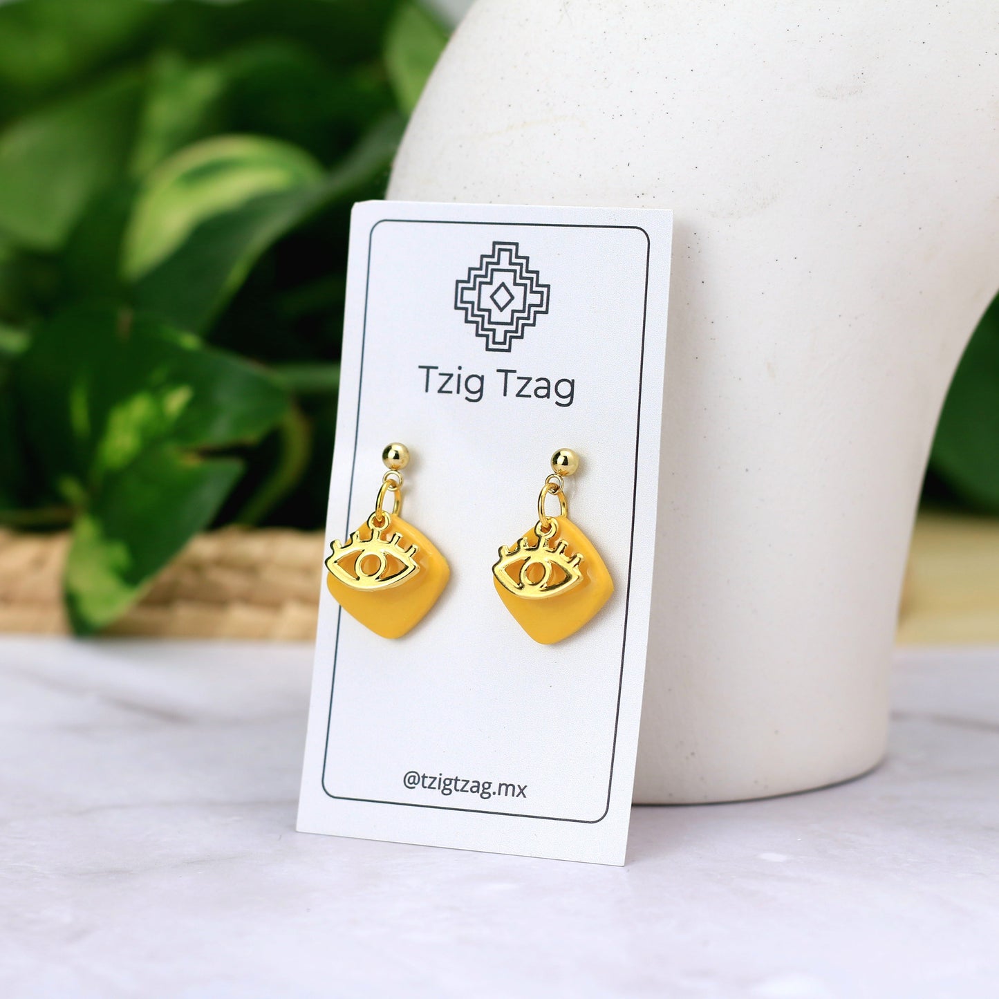 Aretes Isis