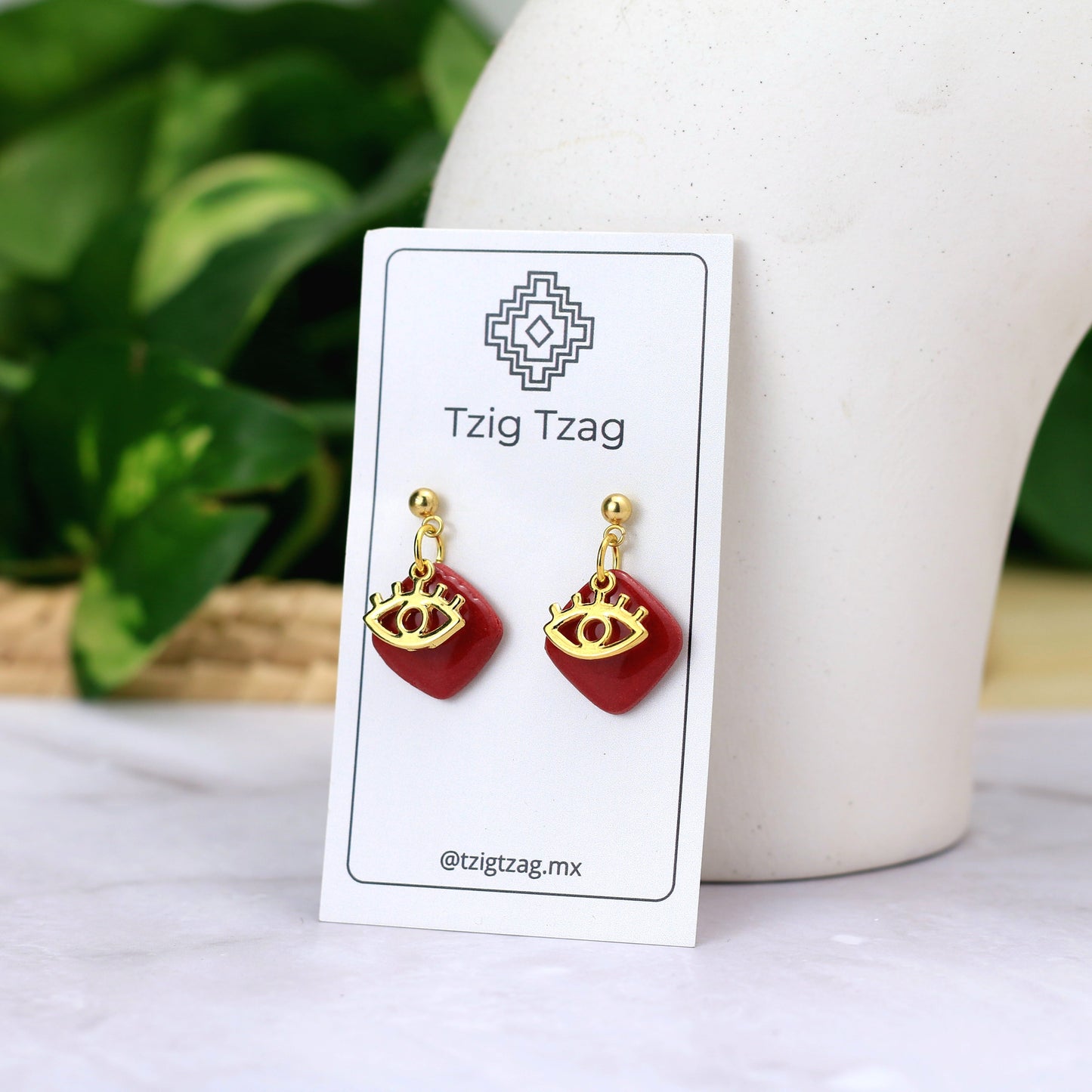 Aretes Isis