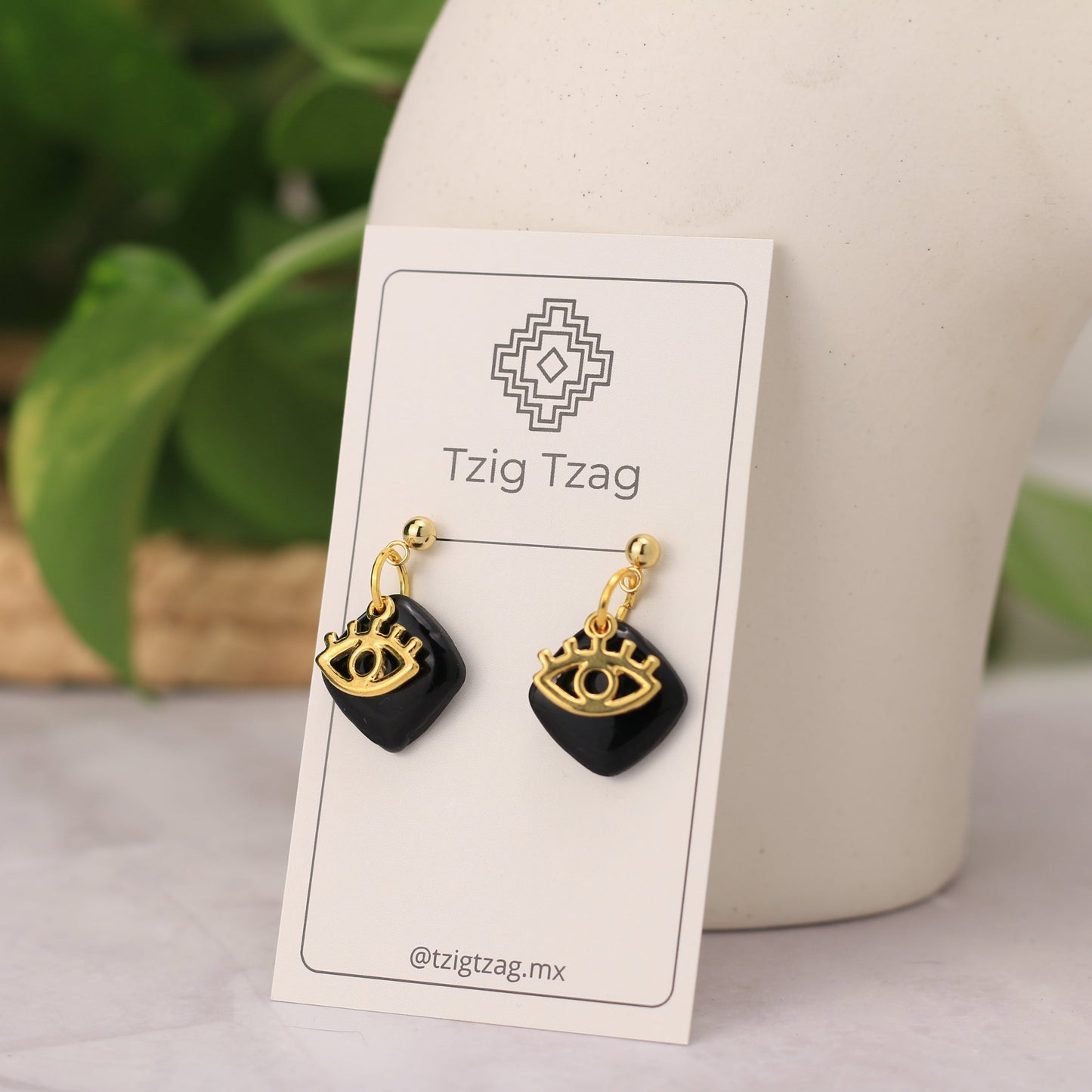 Aretes Isis