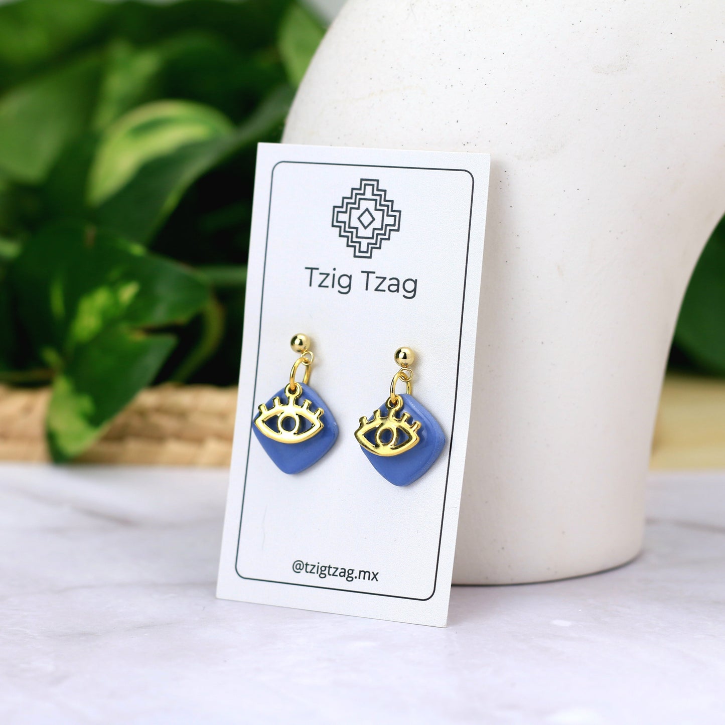 Aretes Isis