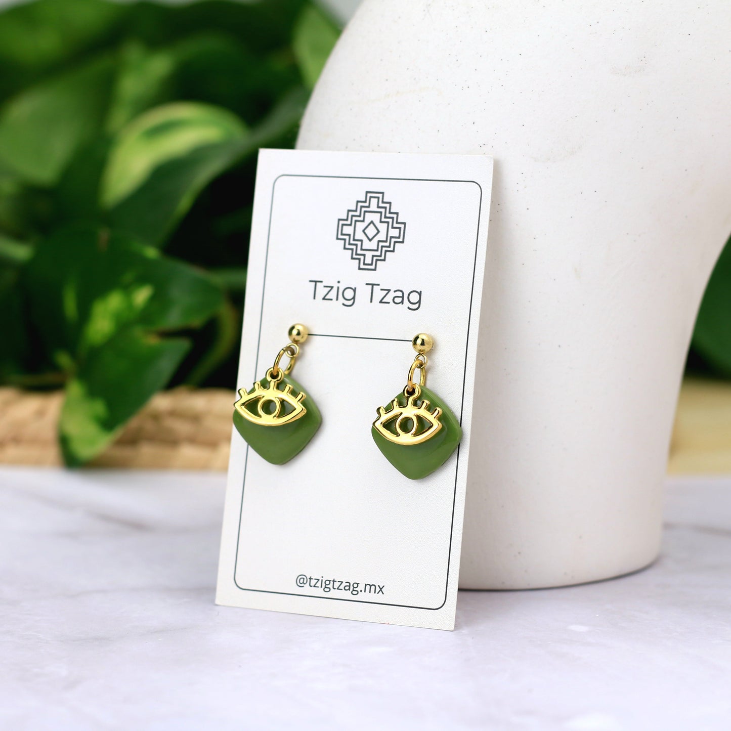 Aretes Isis