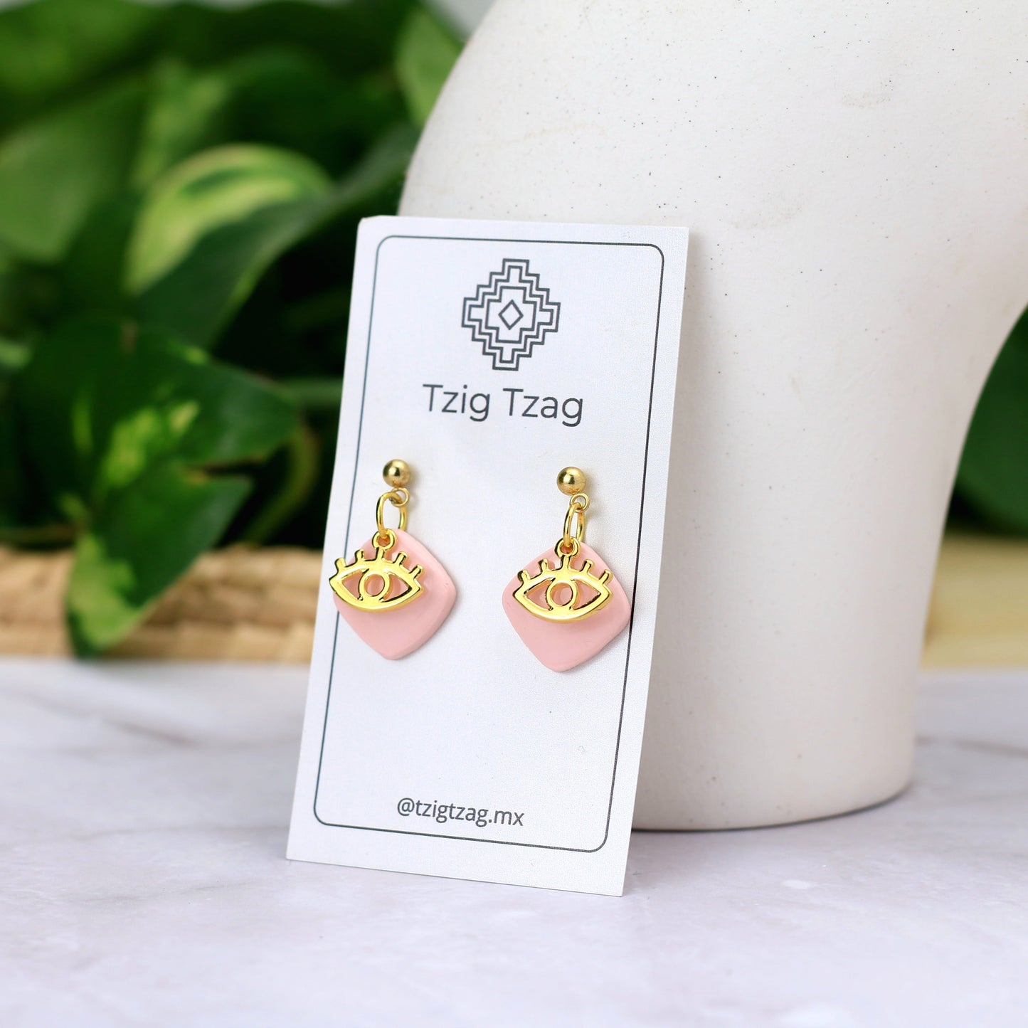 Aretes Isis
