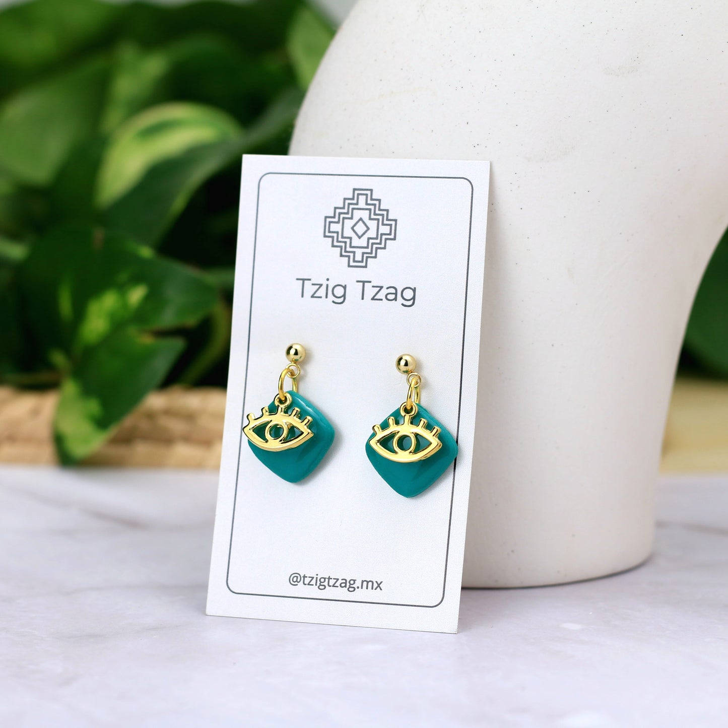 Aretes Isis
