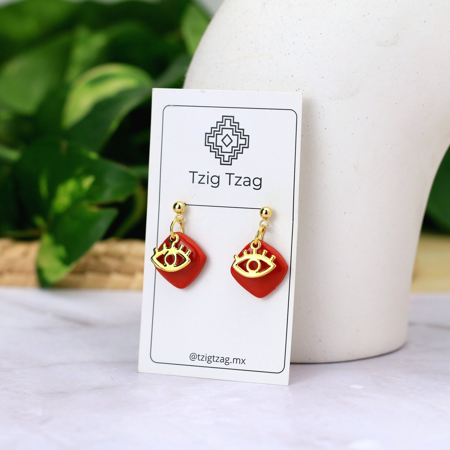 Aretes Isis
