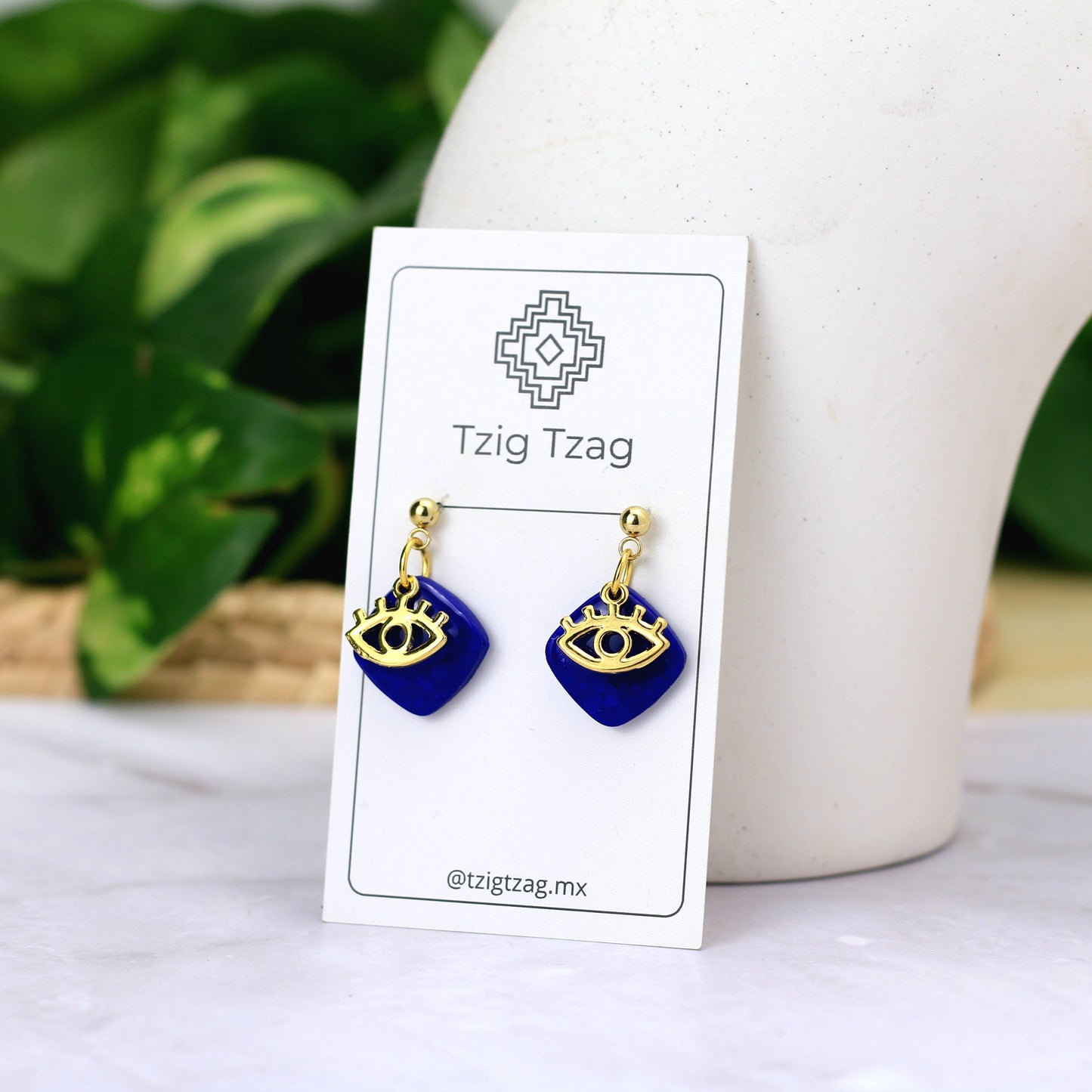 Aretes Isis