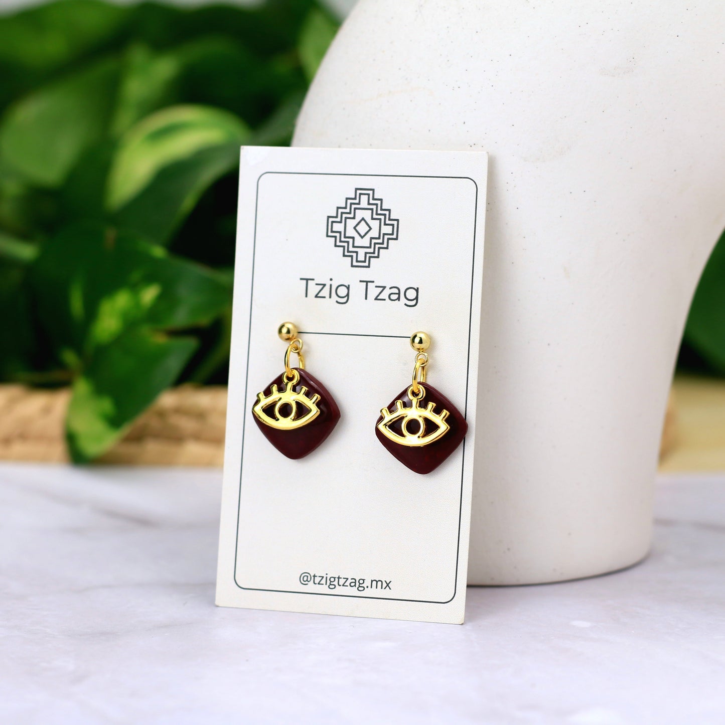 Aretes Isis