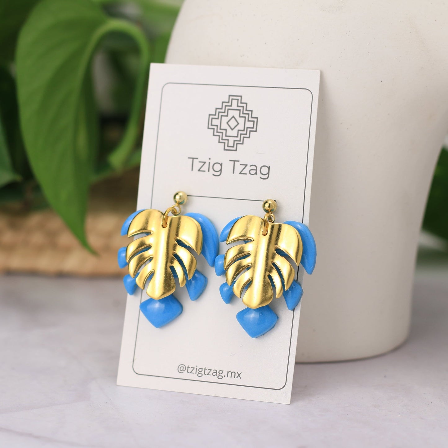 Aretes Artemisa - Tzig Tzag Joyería -Color Azul Claro