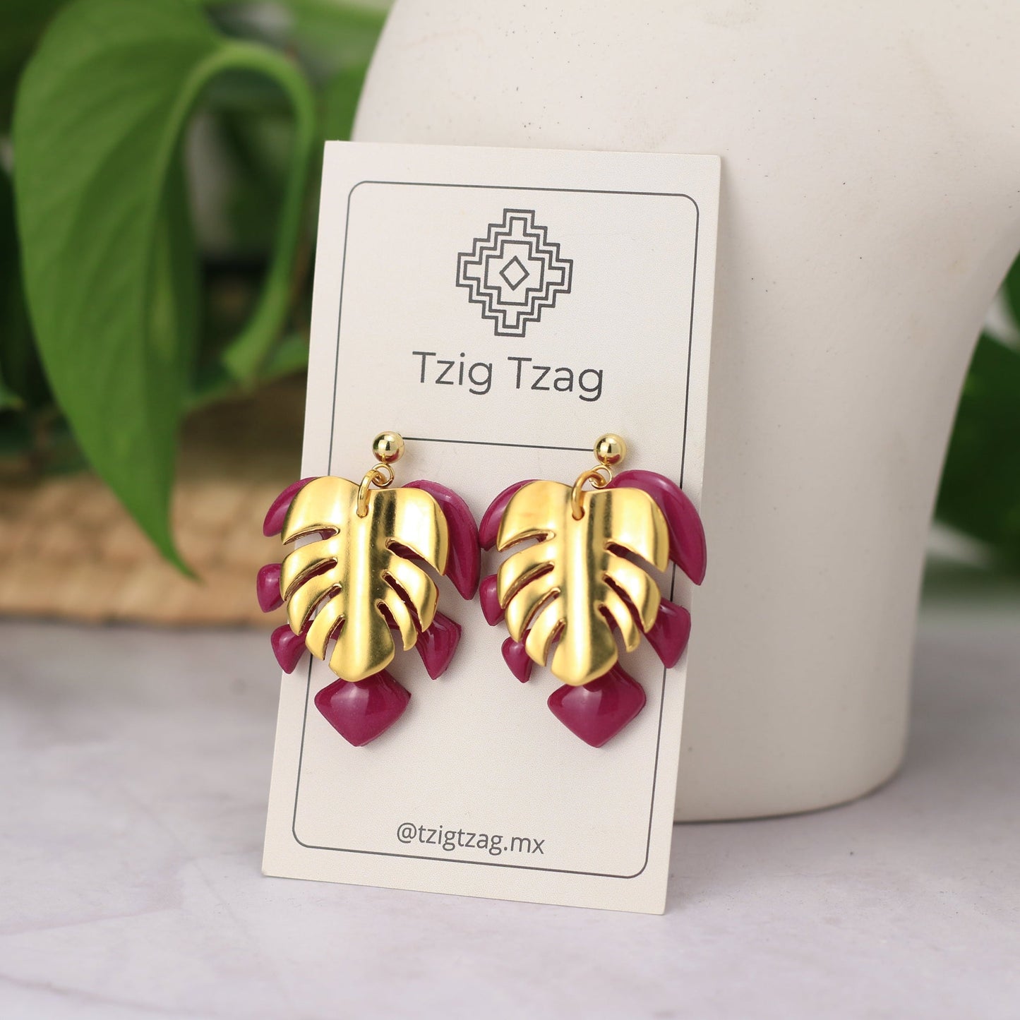 Aretes Artemisa - Tzig Tzag Joyería -Color Morado