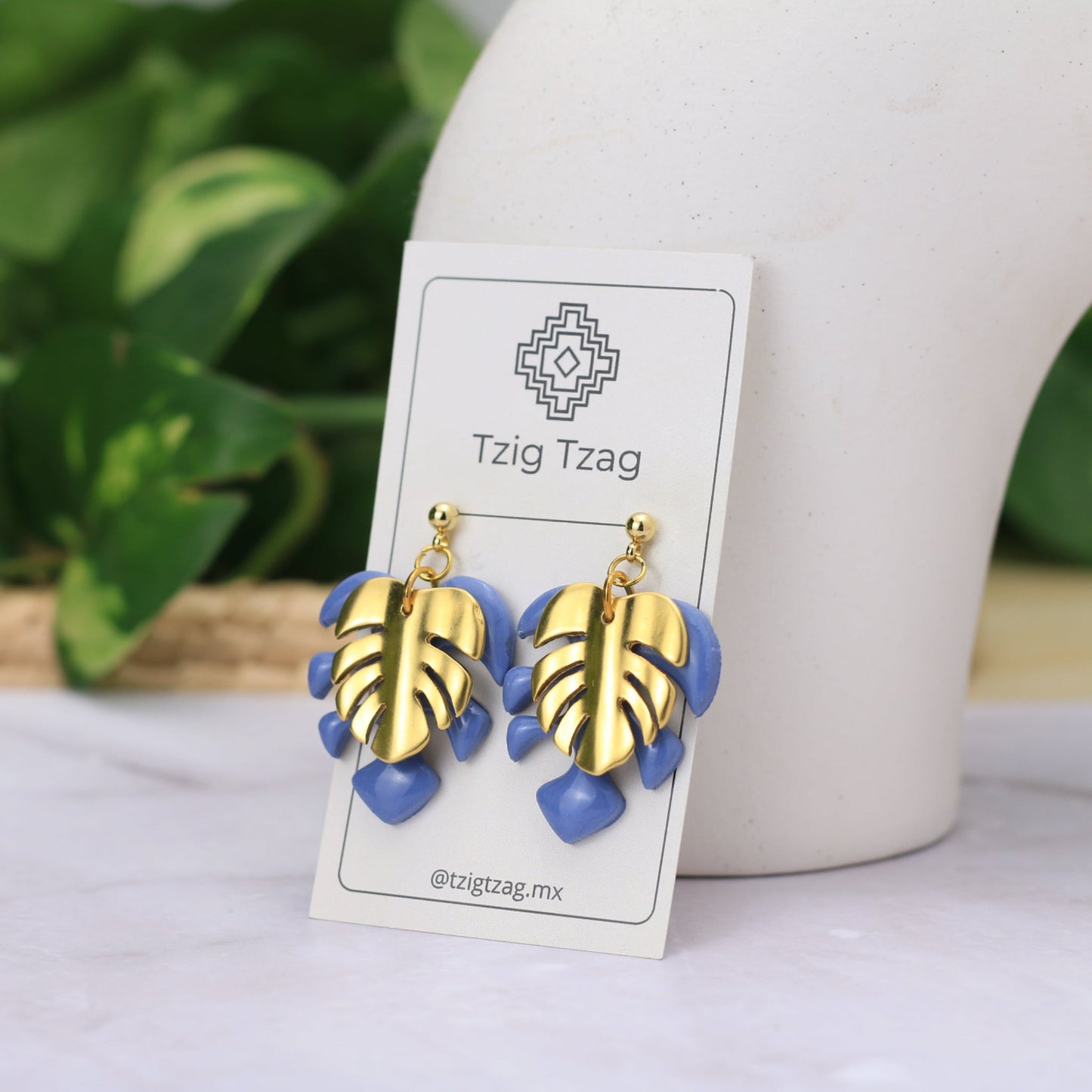 Aretes Artemisa - Tzig Tzag Joyería -Color Gris Azulado