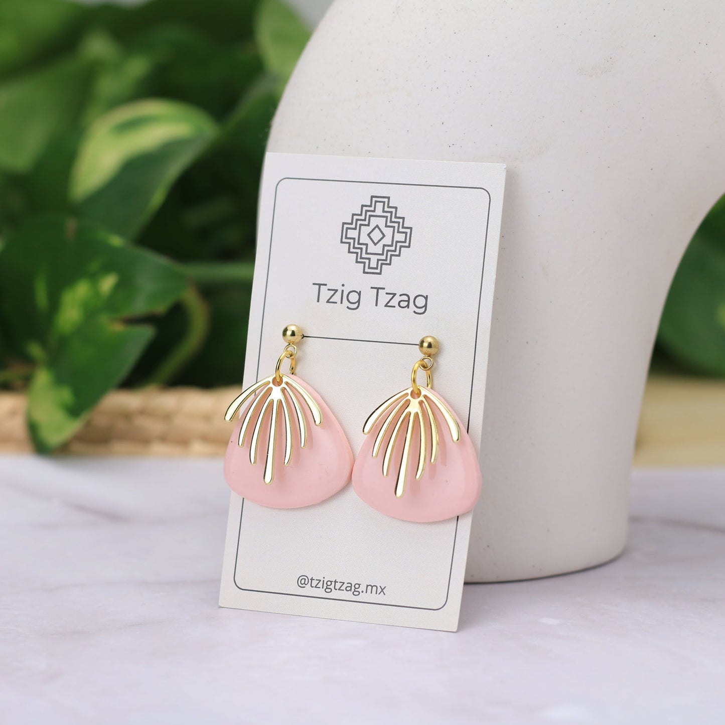 Aretes Chaac - Tzig Tzag Joyería - color Rosa Claro