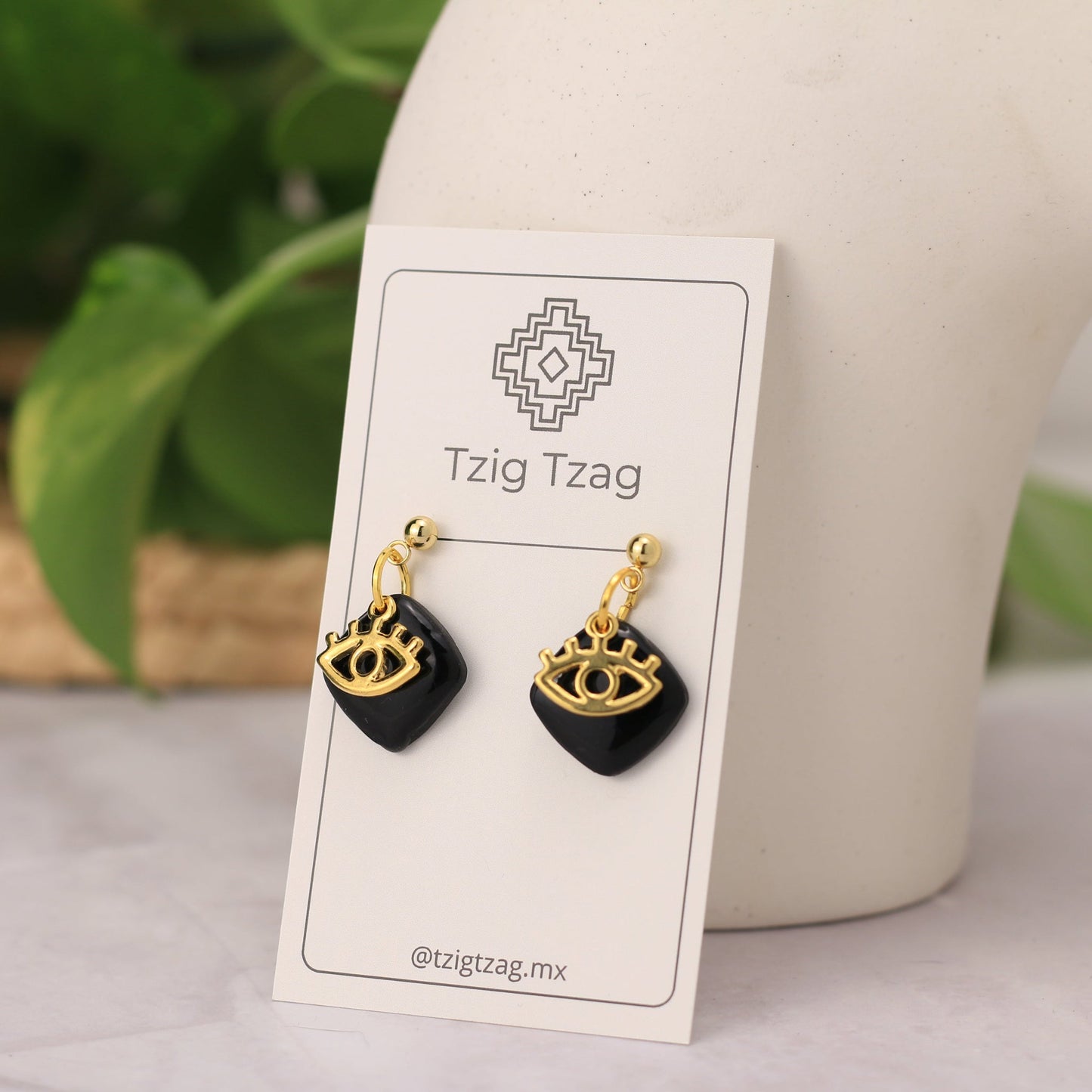 Aretes Isis - Tzig Tzag Joyería -Color Negro