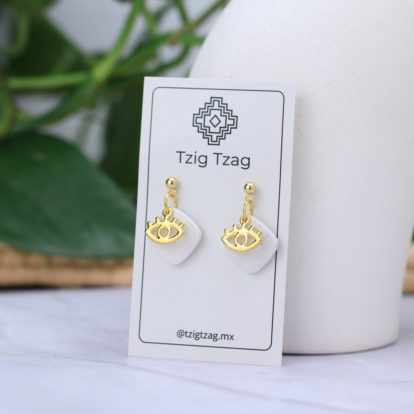 Aretes Isis - Tzig Tzag Joyería -Color Blanco Granito
