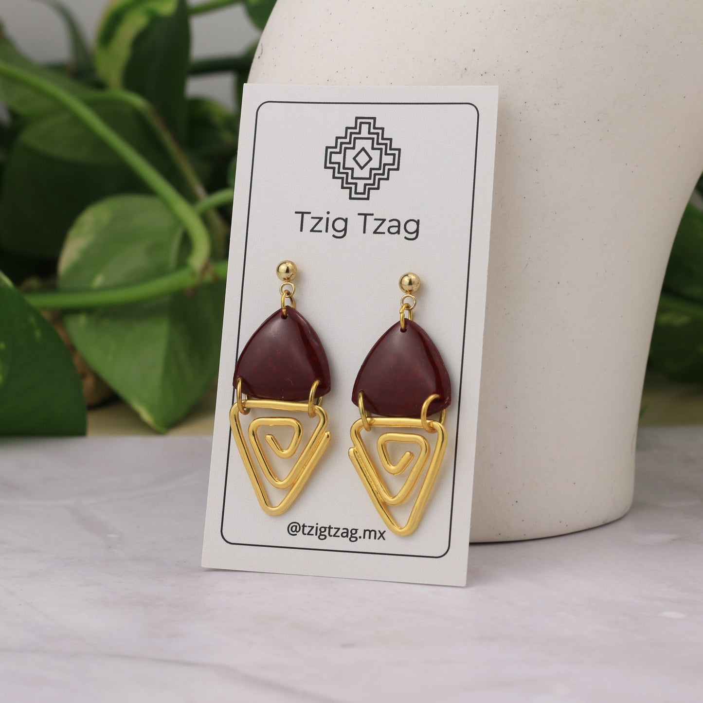 Aretes Jano Dorados - Tzig Tzag Joyería -Color Vino