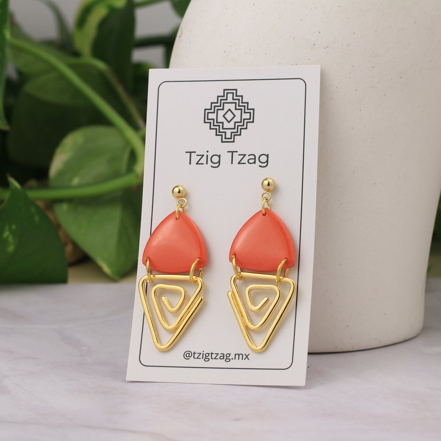 Aretes Jano Dorados - Tzig Tzag Joyería -Color Naranja