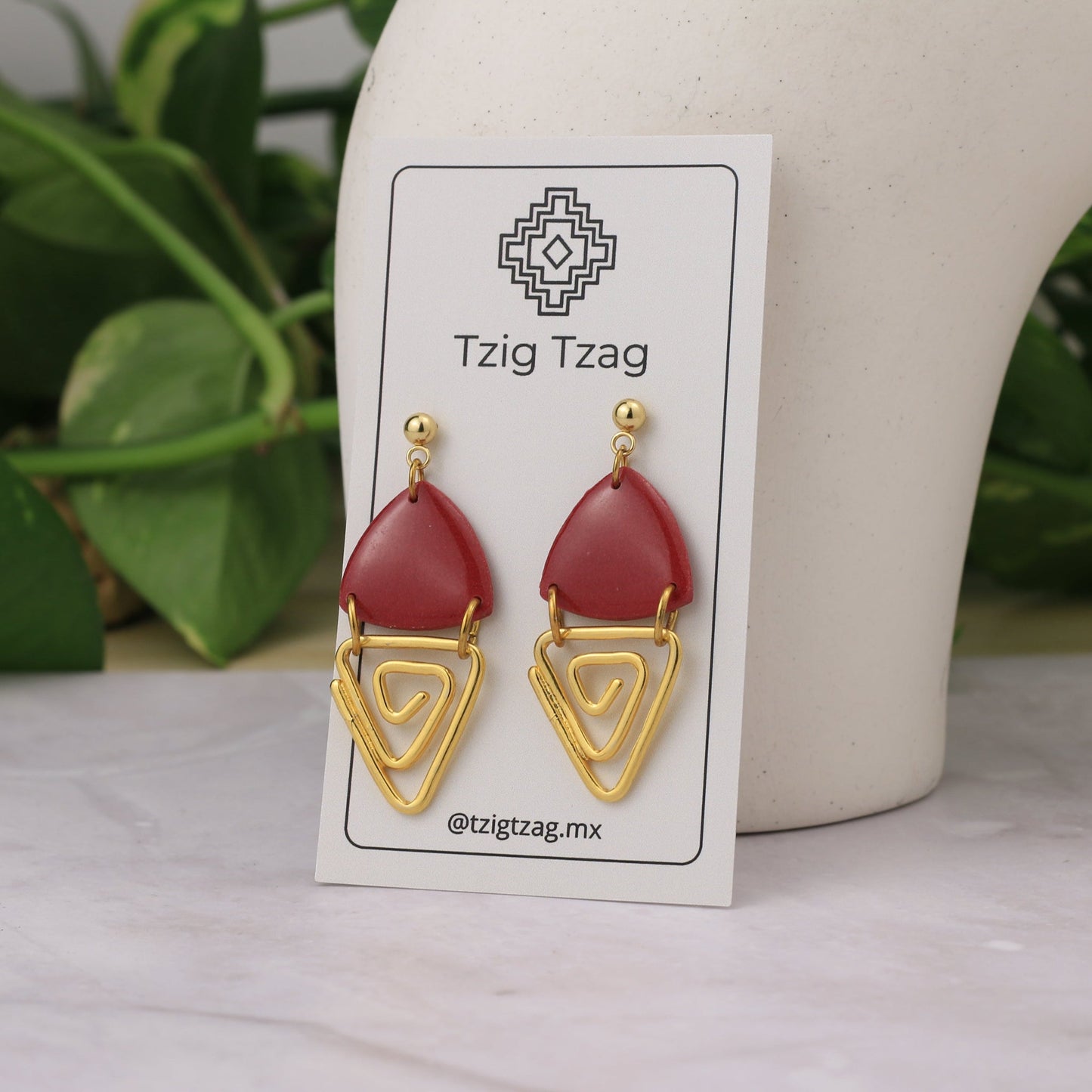 Aretes Jano Dorados - Tzig Tzag Joyería -Color Rojo Rosado