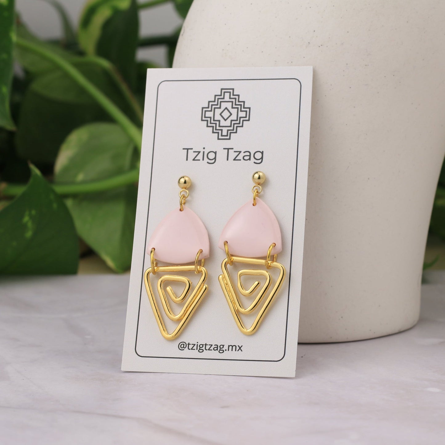 Aretes Jano Dorados - Tzig Tzag Joyería -Color Rosa Claro
