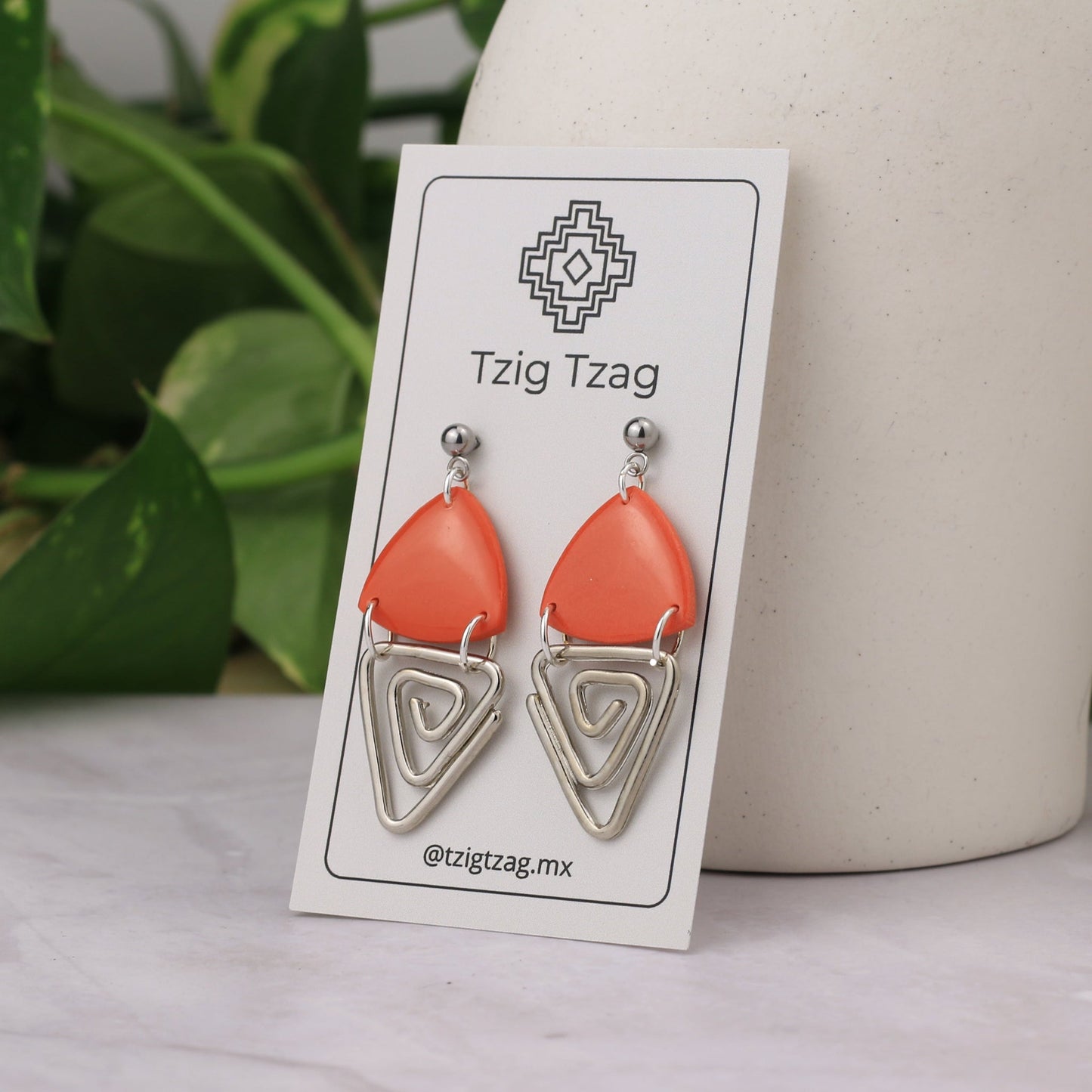 Aretes Jano Plateados - Tzig Tzag Joyería - Color Naranja