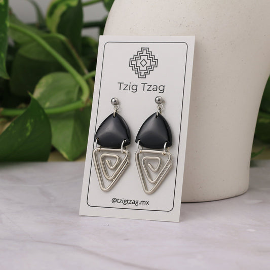Aretes Jano Plateados - Tzig Tzag Joyería - Color Negro