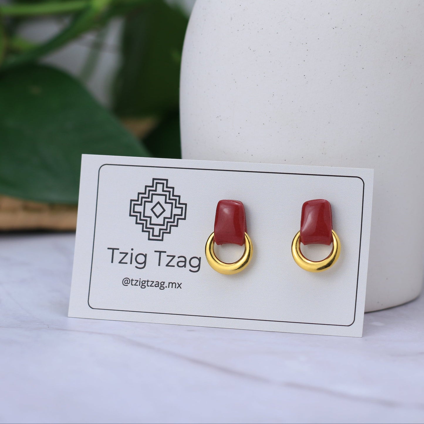 Aretes Soter Dorados - Tzig Tzag Joyería -Color Rojo Rosado