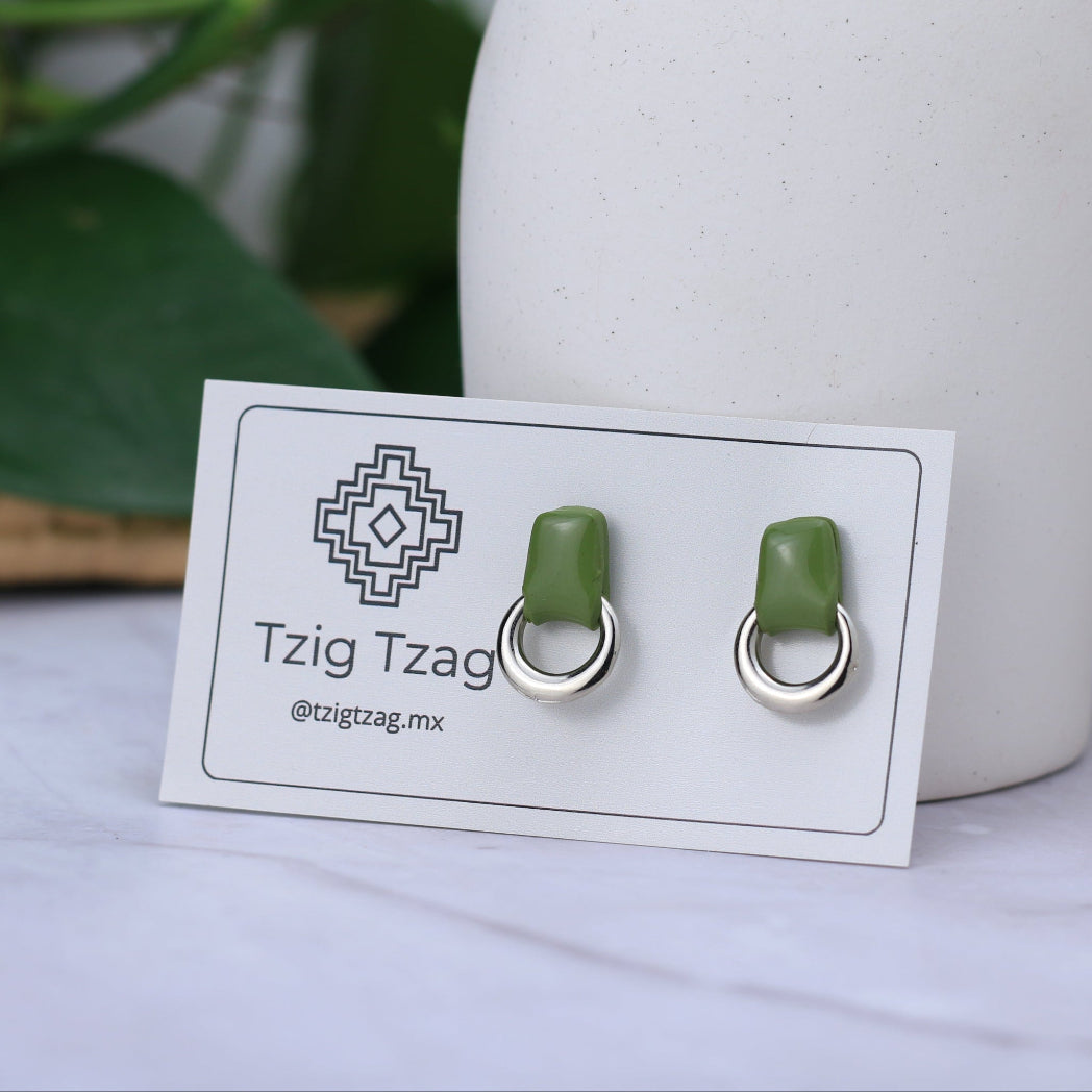 Aretes Soter Plateados - Tzig Tzag Joyería -Color Olivo