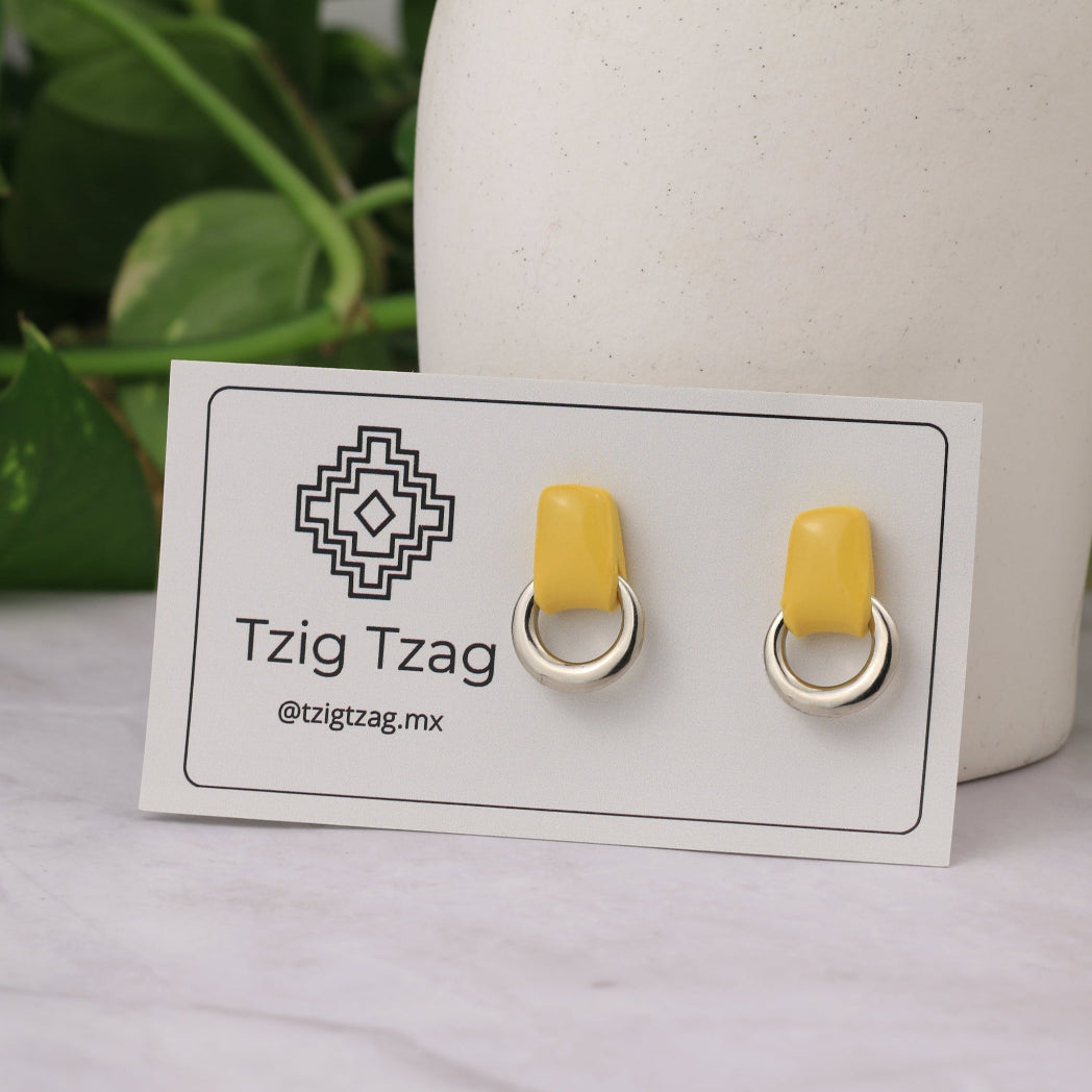 Aretes Soter Plateados - Tzig Tzag Joyería -Color Mostaza