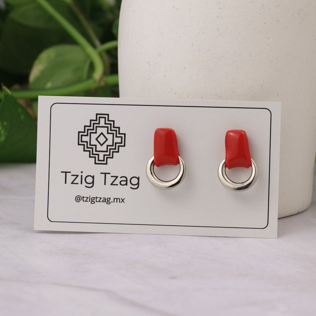Aretes Soter Plateados - Tzig Tzag Joyería -Color Rojo Vivo