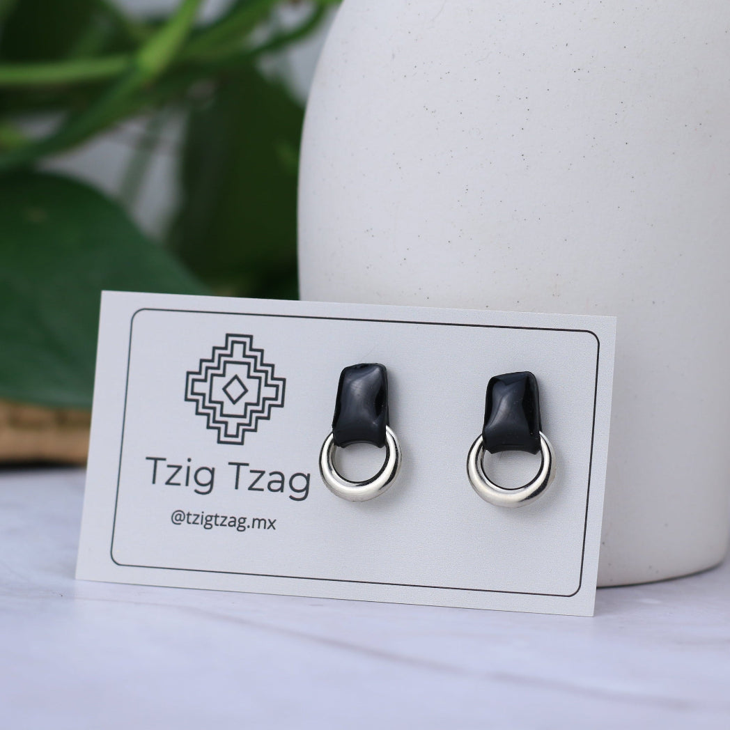 Aretes Soter Plateados - Tzig Tzag Joyería -Color Negro