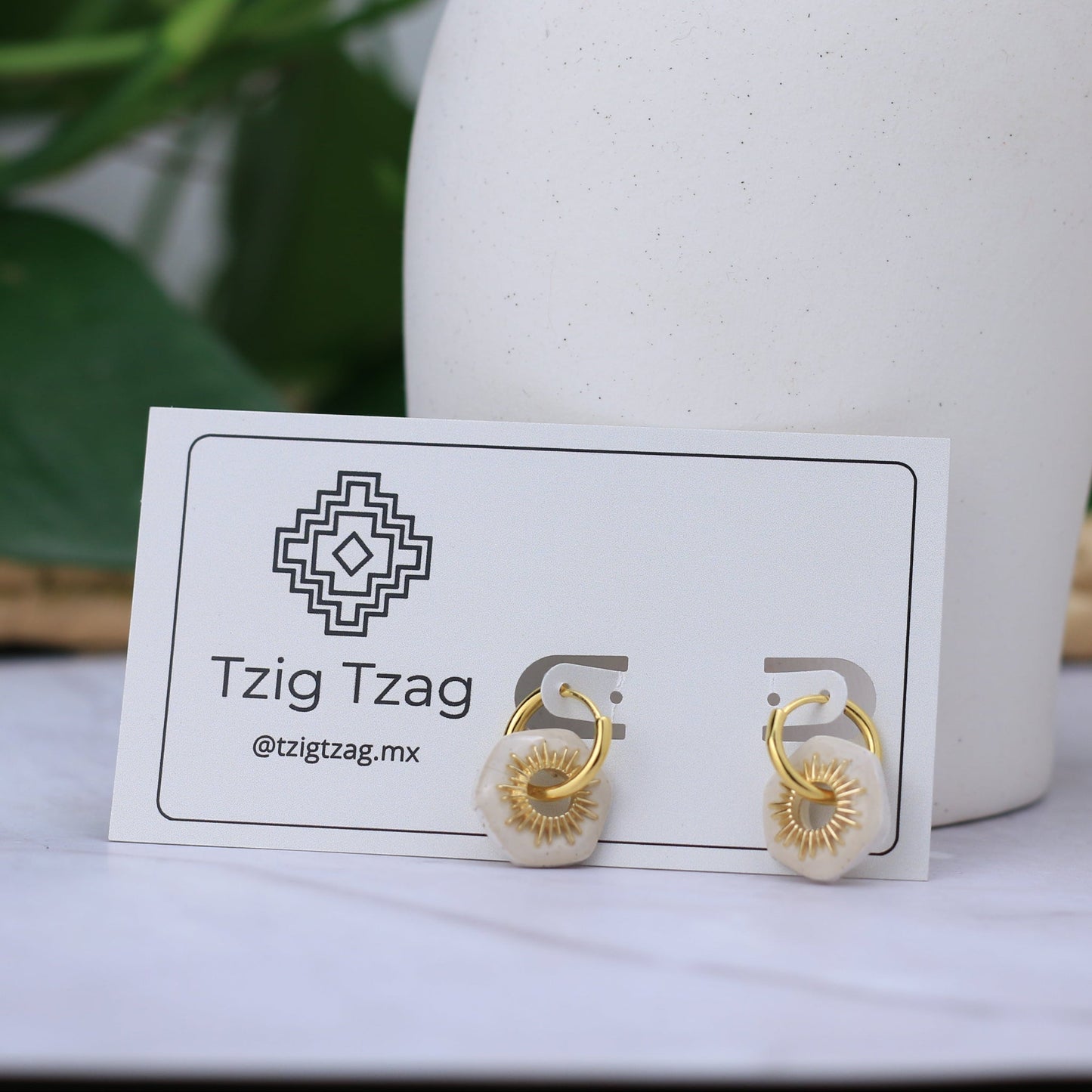 Arracada Apolo - Tzig Tzag Joyería -Color Blanco Granito