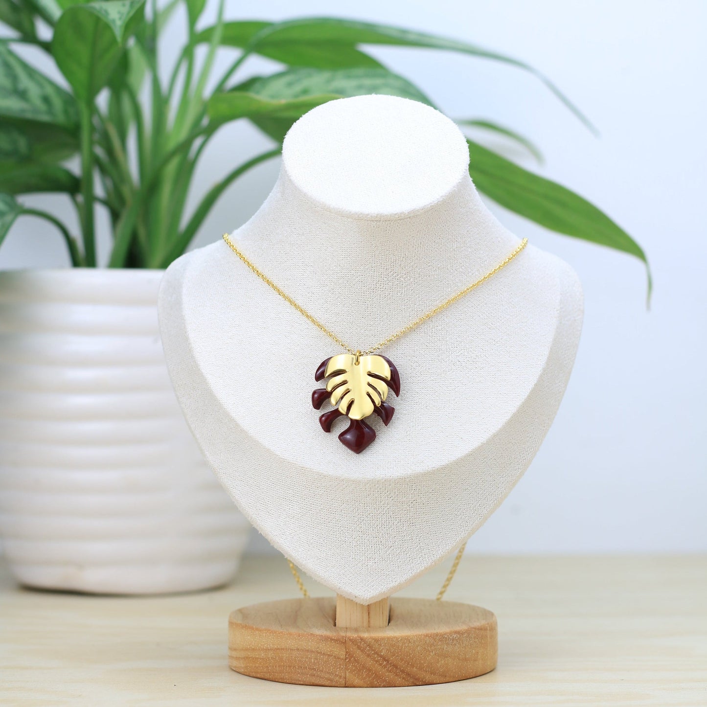 Collar Artemisa - Tzig Tzag Joyería - Color Vino