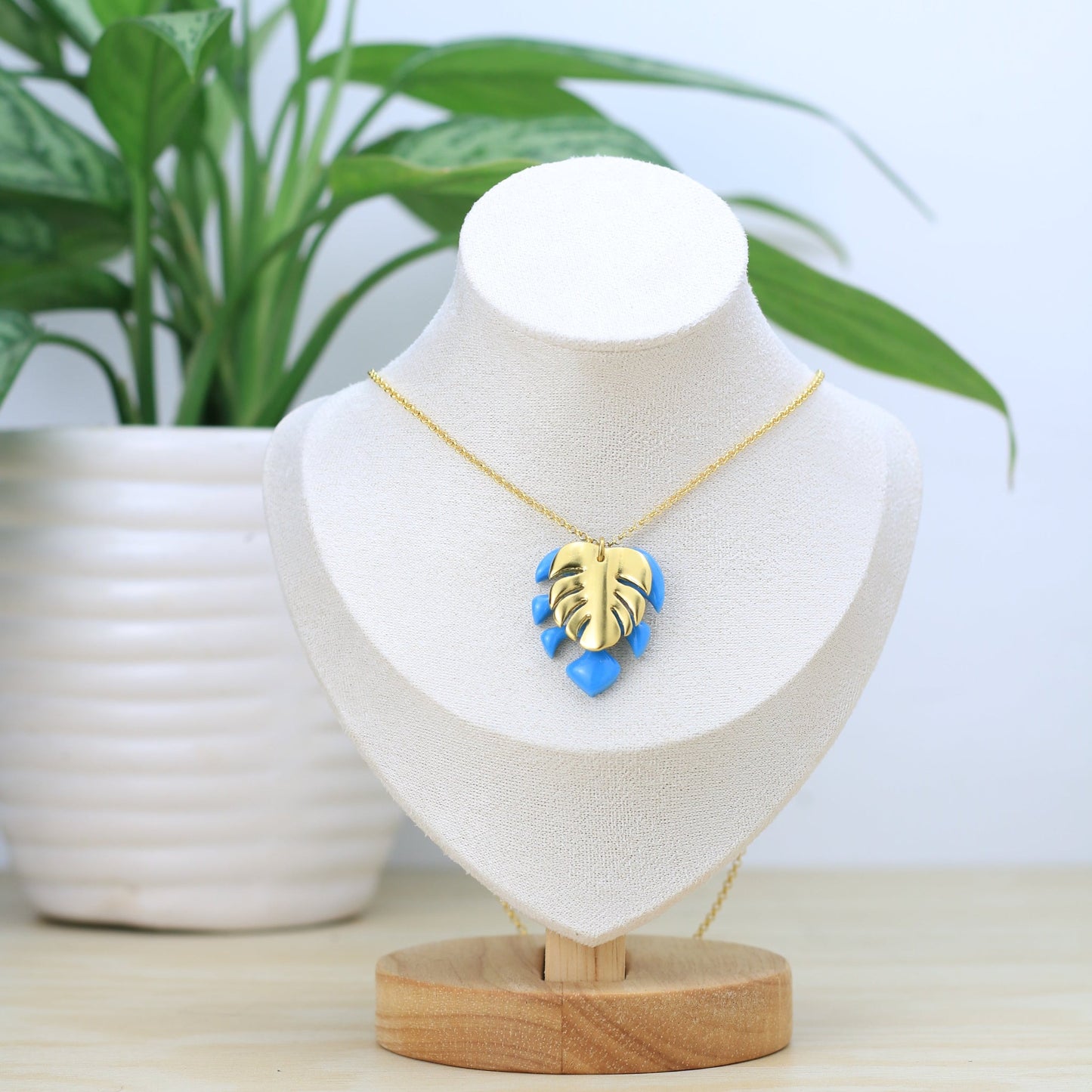 Collar Artemisa - Tzig Tzag Joyería - Color Azul Claro