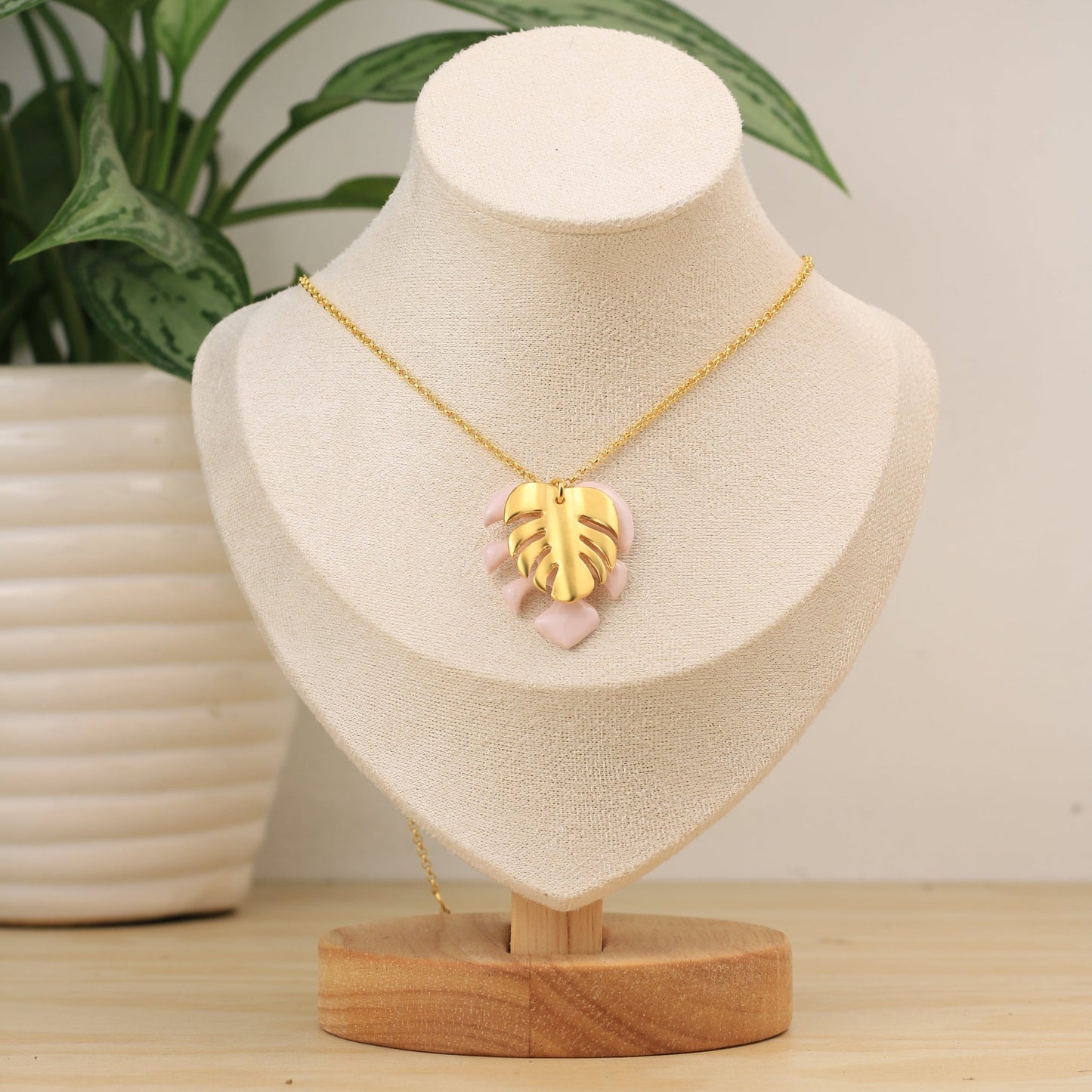 Collar Artemisa - Tzig Tzag Joyería - Color Rosa Claro