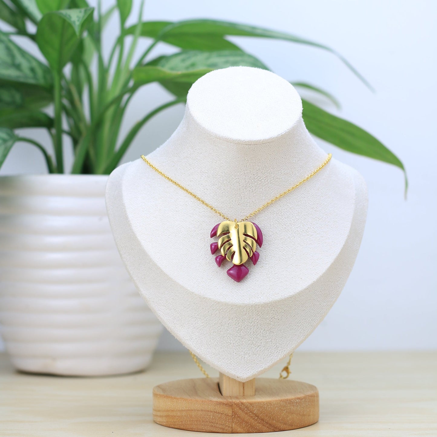 Collar Artemisa - Tzig Tzag Joyería - Color Morado