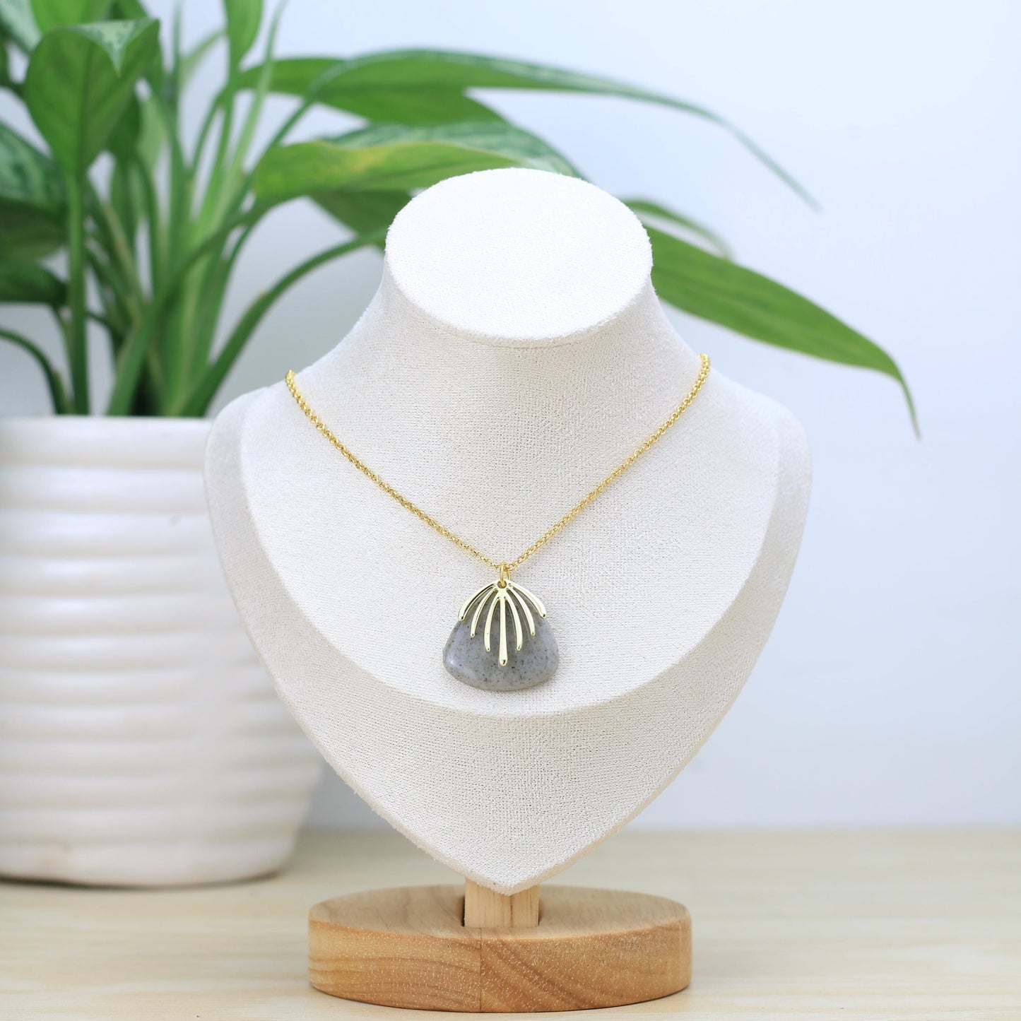 Collar Chaac - Tzig Tzag Joyería -Color Gris Granito